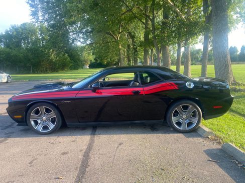 Used 2013 Dodge Challenger R/T RWD image 8