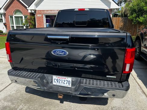 Used 2018 Ford F150 Lariat w/ Equipment Group 502A Luxury RWD image 5