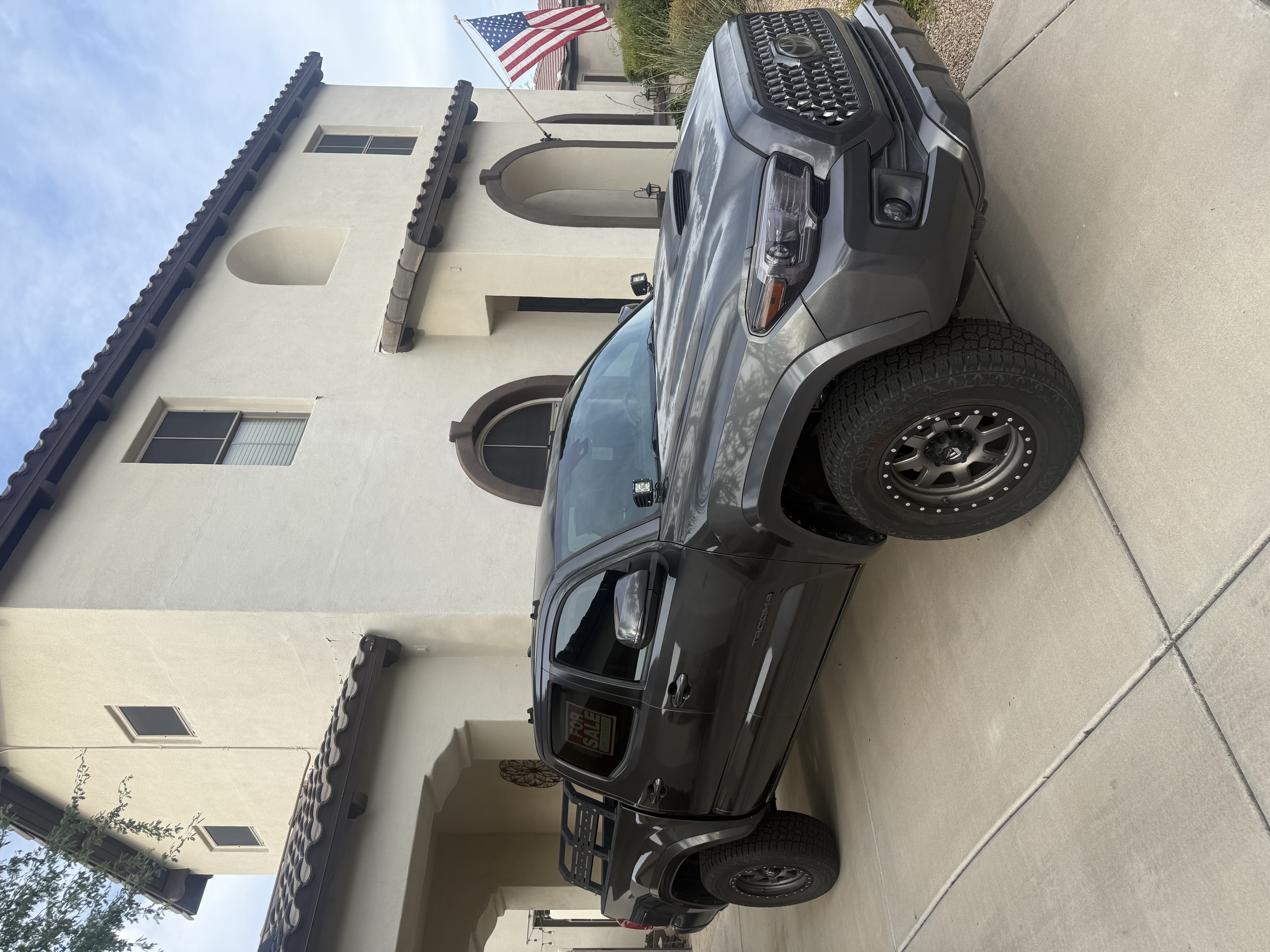 Used 2019 Toyota Tacoma TRD Sport w/ Technology Package RWD image 4