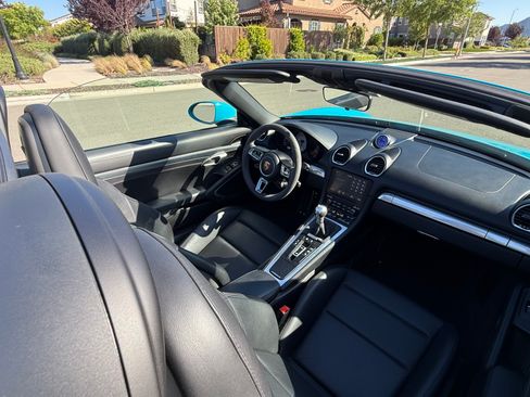 Used 2017 Porsche 718 Boxster S RWD image 9