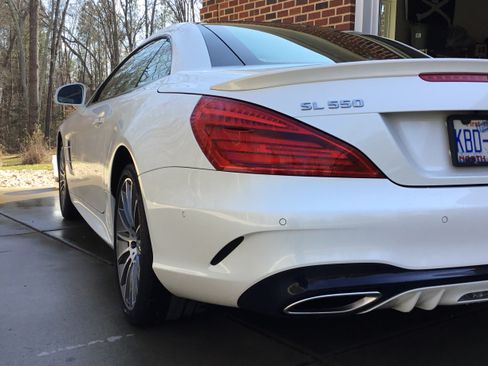 Used 2018 Mercedes-Benz SL 550 image 11