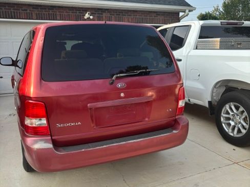 Used 2005 Kia Sedona FWD image 6