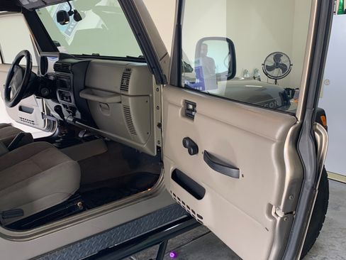 Used 2003 Jeep Wrangler Rubicon image 15