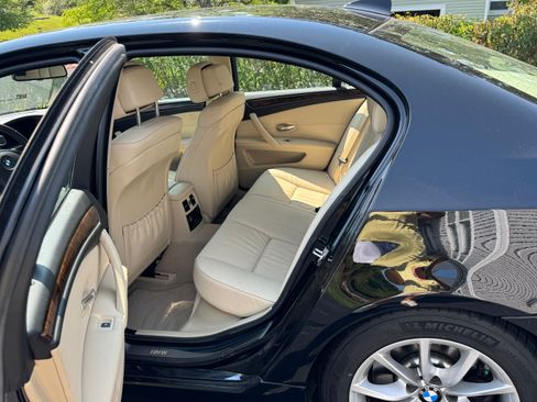 Used 2009 BMW 550i Sedan RWD image 11