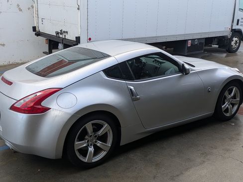 Used 2012 Nissan 370Z Touring image 2