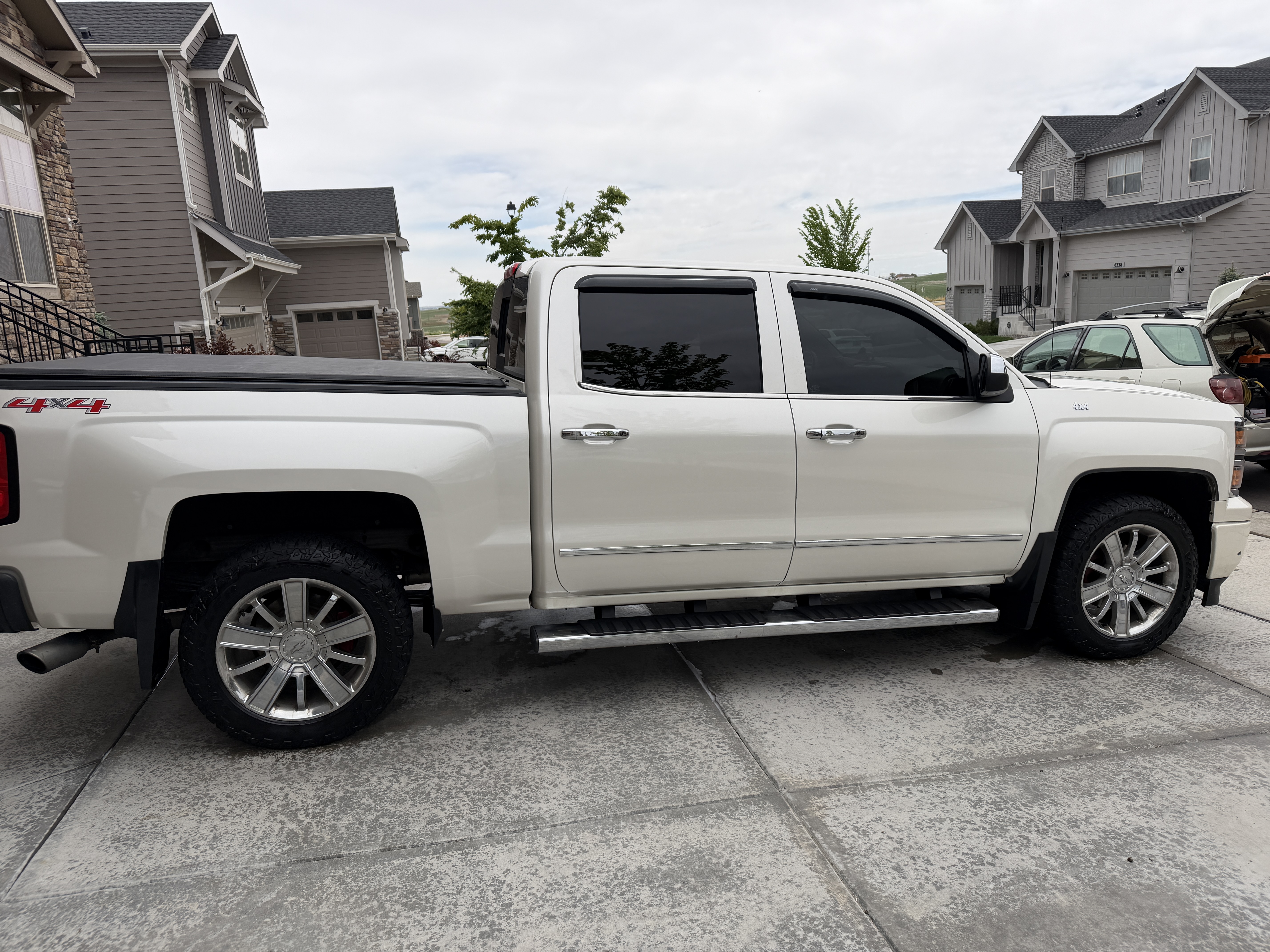 Used 2015 Chevrolet Silverado 1500 High Country w/ High Country Premium Package AWD/4WD image 1