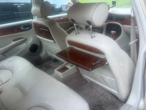 Used 1998 Jaguar XJ8 L RWD image 11