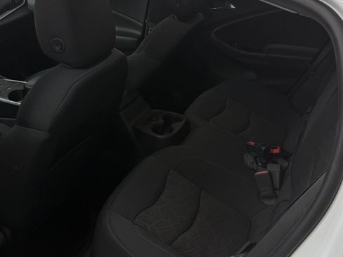 Used 2017 Chevrolet Volt LT FWD image 6