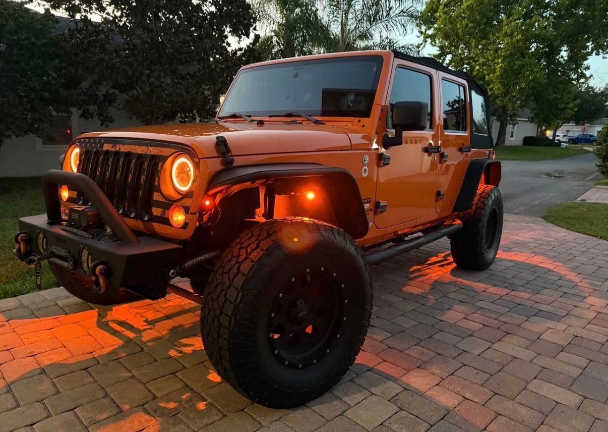 Used 2013 Jeep Wrangler Unlimited Sport AWD/4WD image 5