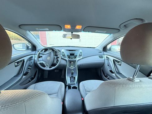 Used 2016 Hyundai Elantra SE image 9