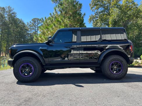 Used 2025 Ford Bronco Badlands image 2