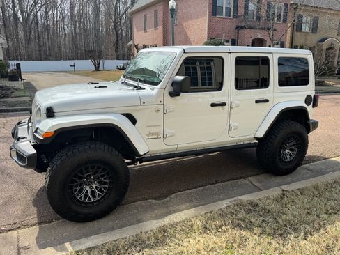 Used 2023 Jeep Wrangler Unlimited Sahara w/ LED Lighting Group image 14