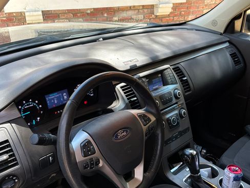 Used 2016 Ford Flex SE FWD image 2