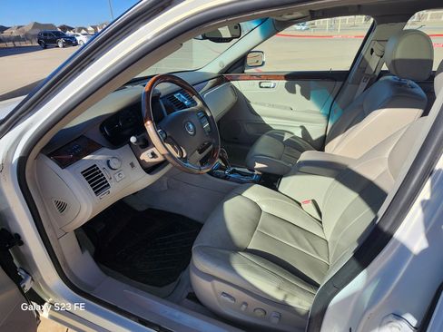 Used 2006 Cadillac DTS Performance image 9