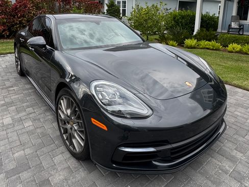 Used 2018 Porsche Panamera 4S image 8