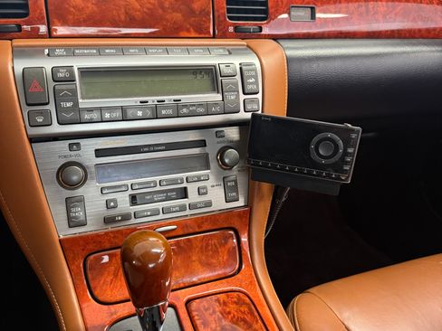 Used 2004 Lexus SC 430 Convertible RWD image 15