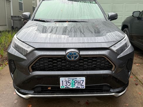 Used 2024 Toyota RAV4 SE image 6