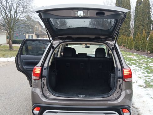 Used 2019 Mitsubishi Outlander SE image 5