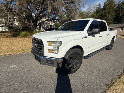 Used 2017 Ford F150 XLT w/ Equipment Group 302A Luxury AWD/4WD image 2