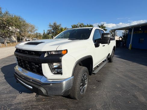 Used 2022 Chevrolet Silverado 2500 W/T w/ WT Convenience Package image 2