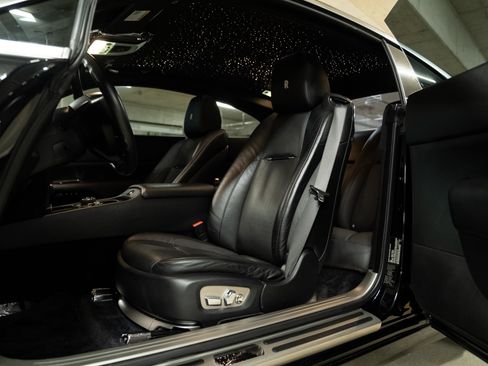 Used 2015 Rolls-Royce Wraith image 12