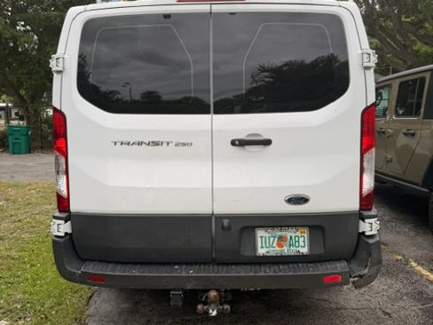 Used 2018 Ford Transit 250 130 Low Roof w/ Exterior Upgrade Package RWD image 9