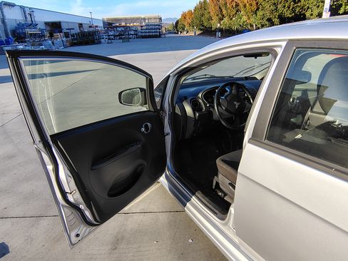 Used 2014 Mitsubishi i ES image 10