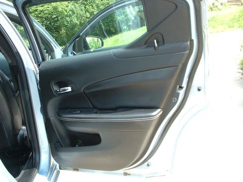 Used 2013 Dodge Avenger SXT w/ Rallye Appearance Group image 5