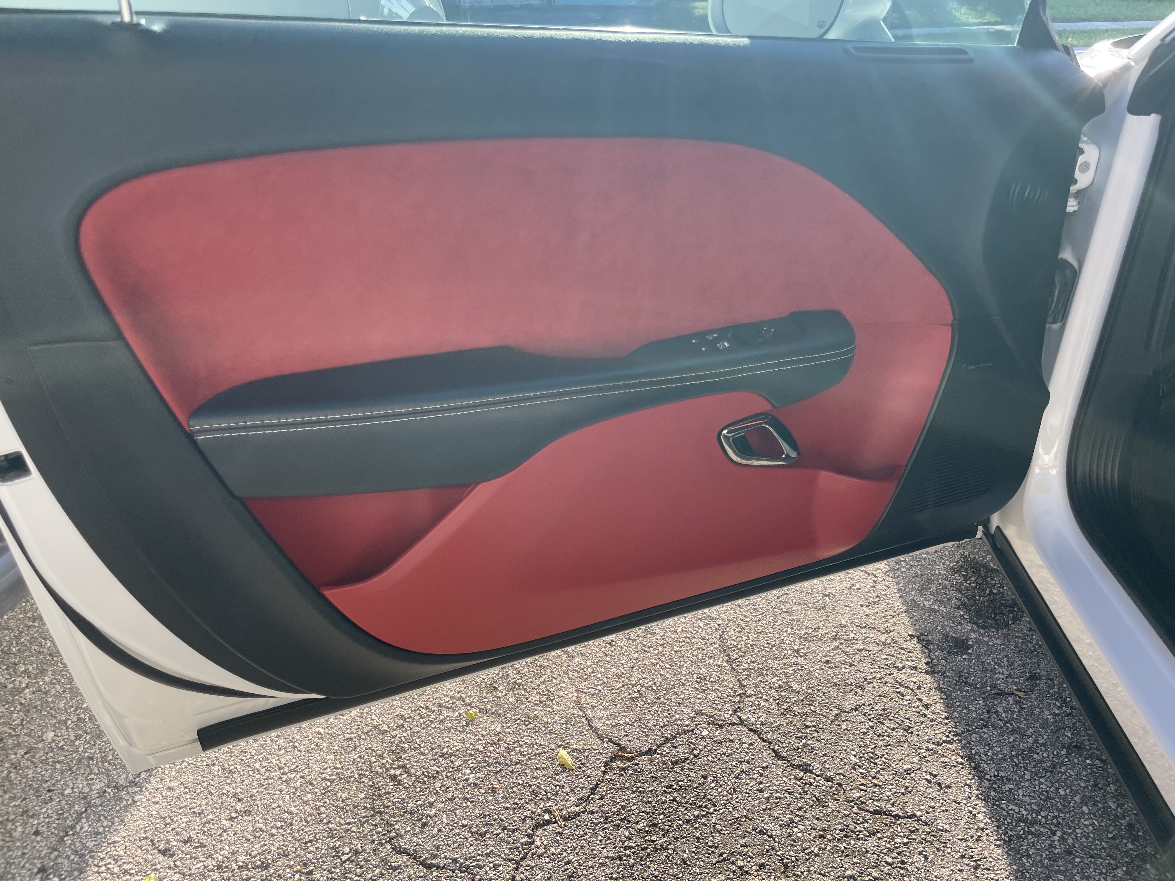 Used 2016 Dodge Challenger SRT Hellcat RWD image 9