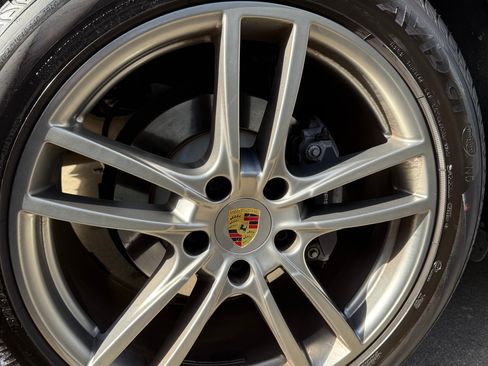 Used 2021 Porsche Cayenne Sport Utility 4D image 9