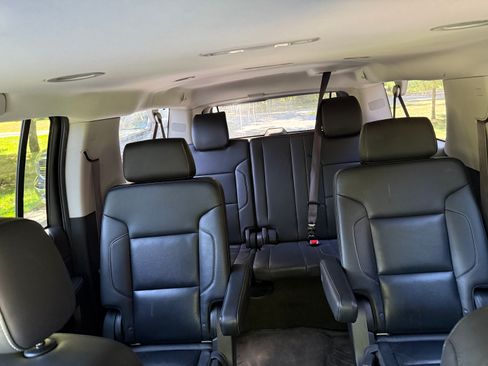 Used 2016 Chevrolet Suburban LT image 11