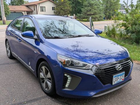 Used 2019 Hyundai Ioniq Plug-In Hybrid FWD image 1
