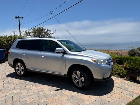 Used 2013 Toyota Highlander Limited FWD image 4