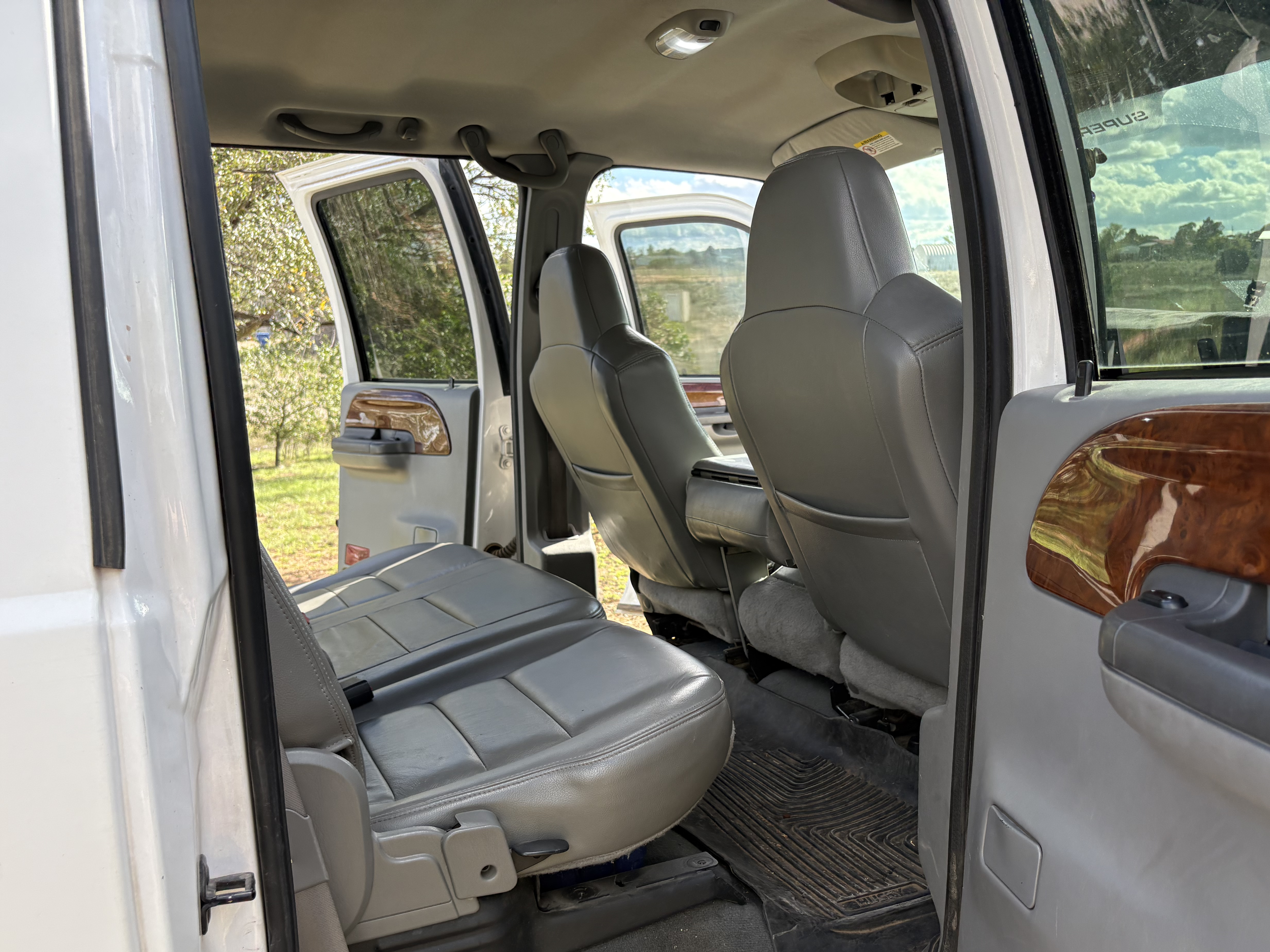 Used 2004 Ford F350 Lariat AWD/4WD image 25