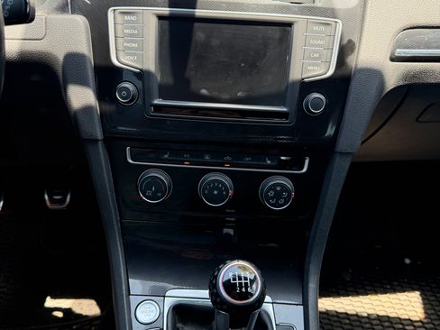 Used 2017 Volkswagen GTI S FWD image 9