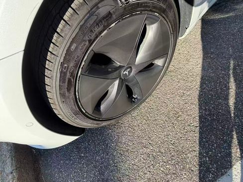 Used 2019 Tesla Model 3 Long Range image 18