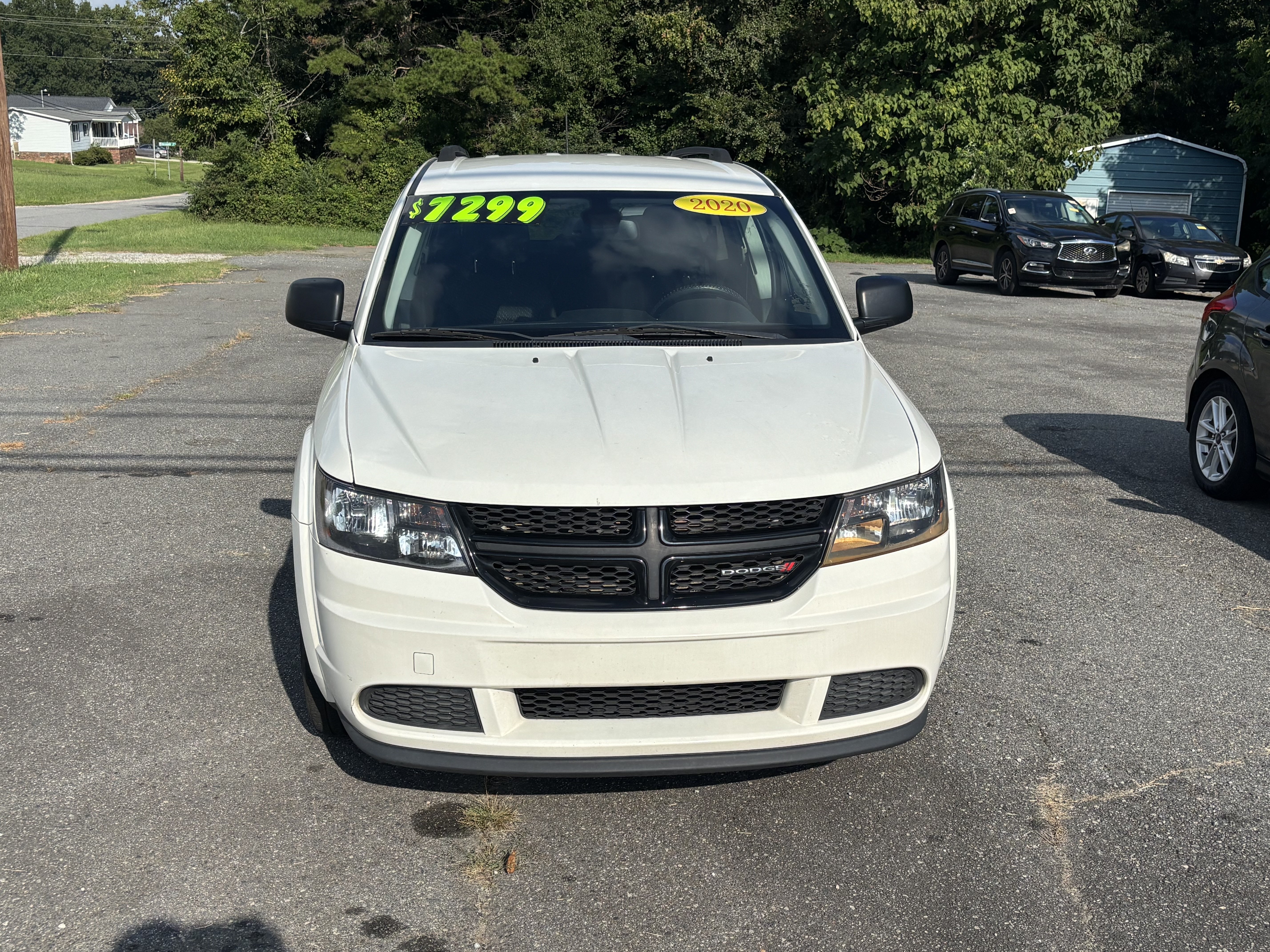 Used 2020 Dodge Journey SE w/ SE Popular Equipment Group FWD image 2