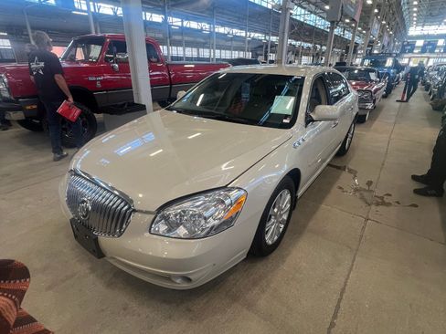 Used 2011 Buick Lucerne CX image 8