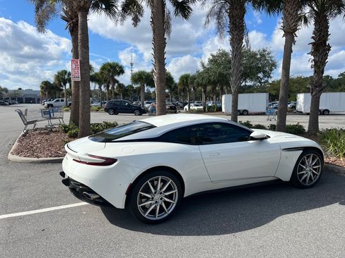 Used 2017 Aston Martin DB11 V12 RWD image 12