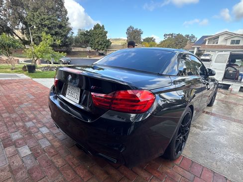 Used 2017 BMW M4 Convertible RWD image 5