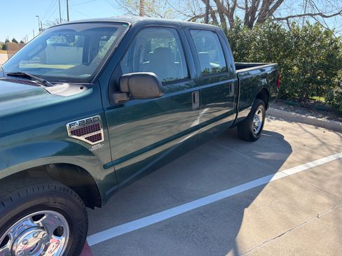Used 2008 Ford F250 XLT image 2