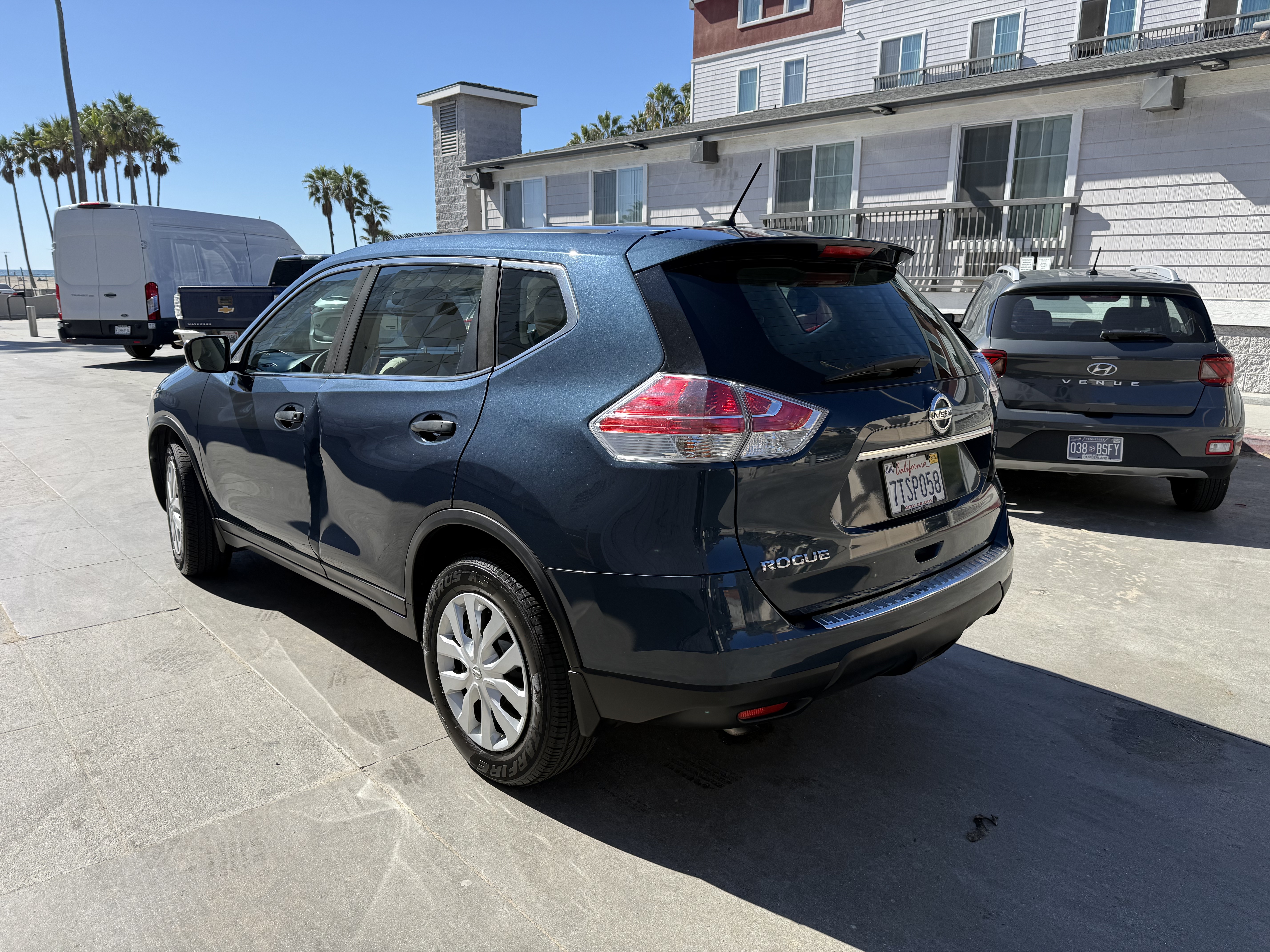 Used 2016 Nissan Rogue S FWD image 5