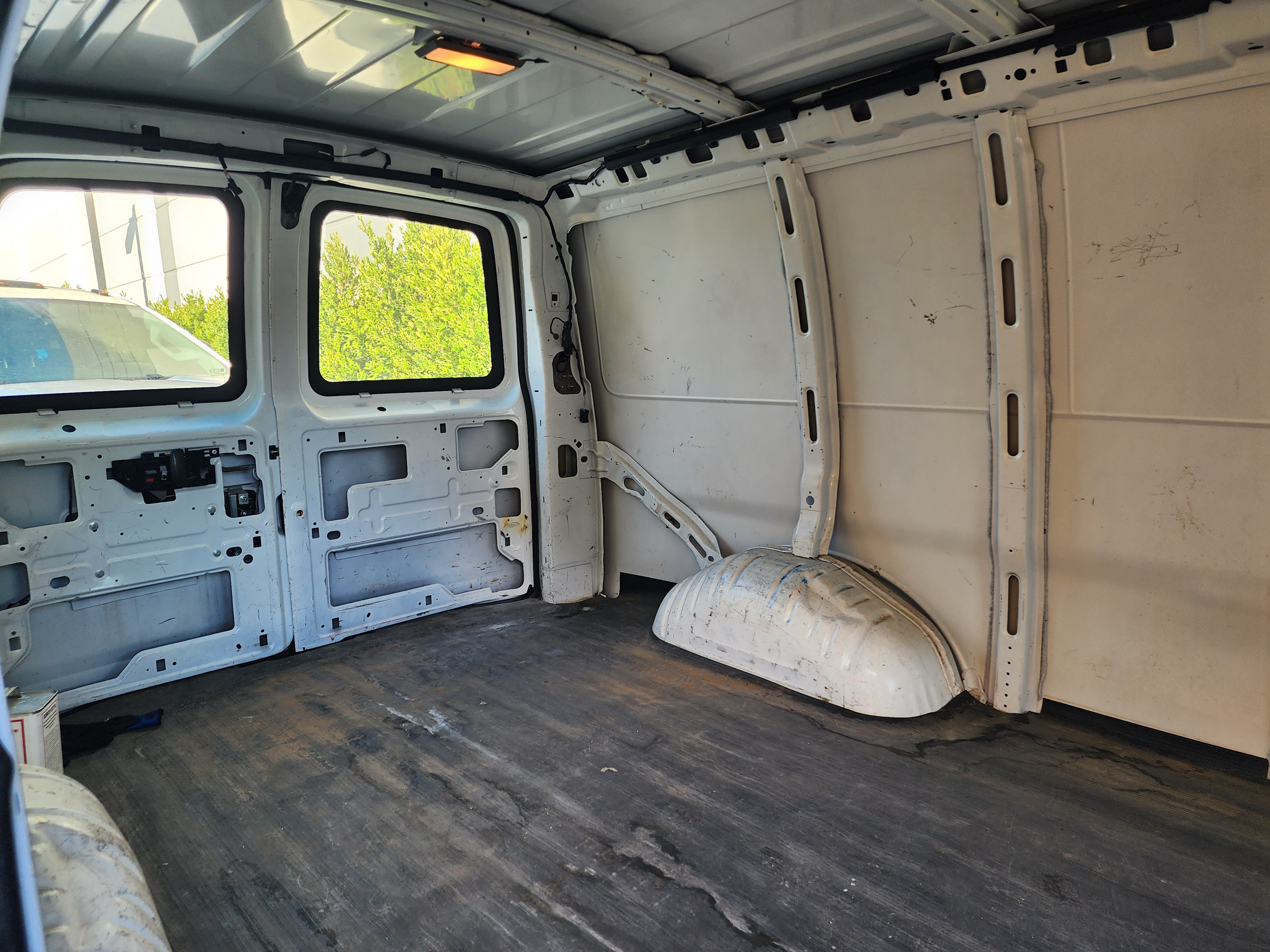 Used 2008 Chevrolet Express 1500 RWD image 15