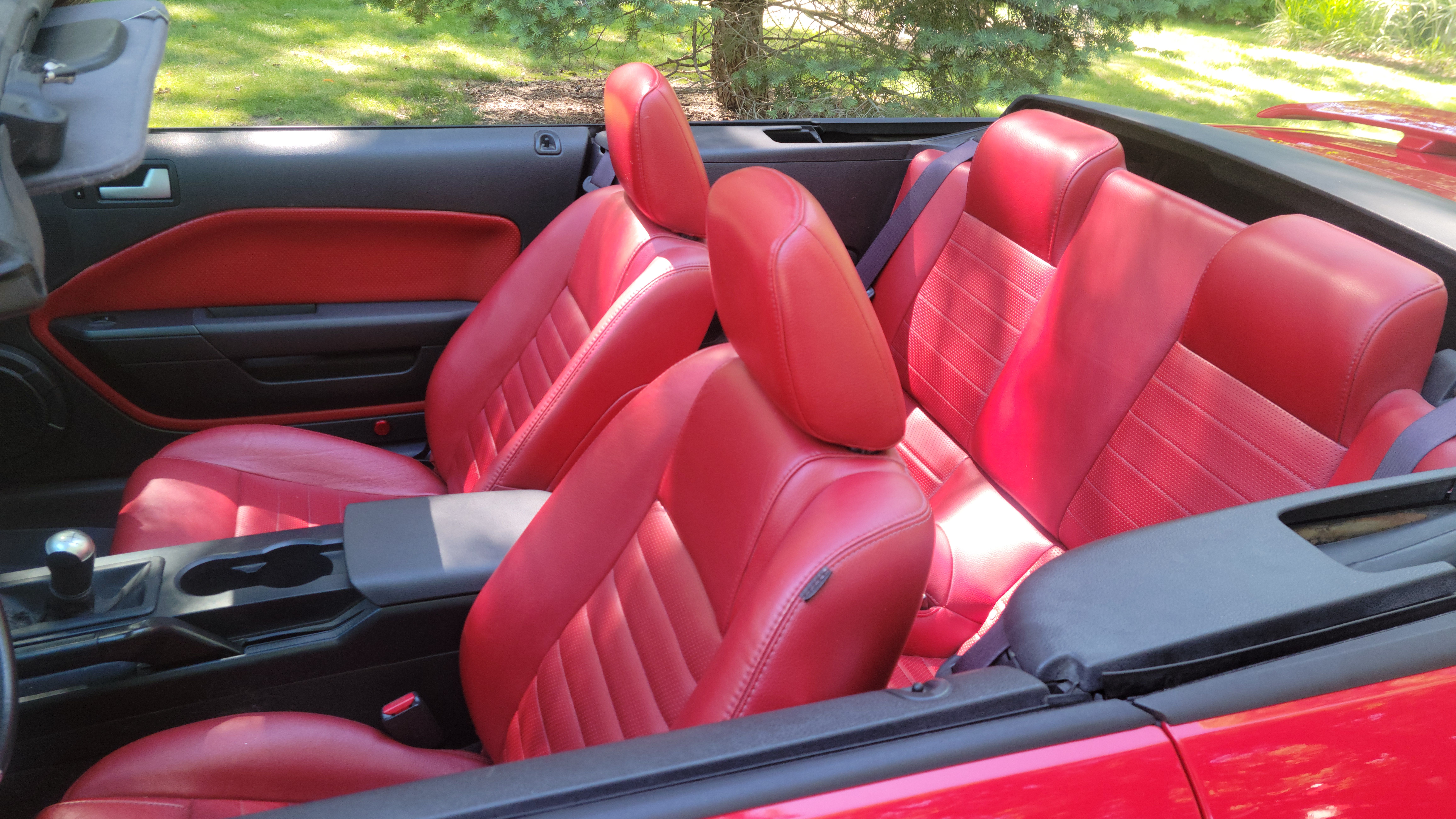 Used 2006 Ford Mustang GT RWD image 2