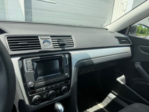 Used 2016 Volkswagen Passat 1.8T S FWD image 21