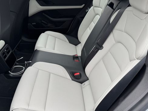 Used 2021 Porsche Taycan 4S image 24