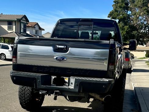 Used 2014 Ford F250 Platinum w/ FX4 Off-Road Package image 4