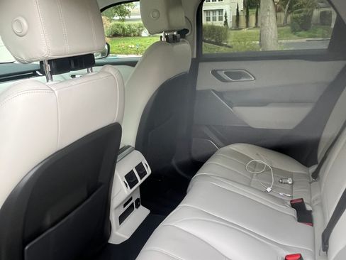 Used 2020 Land Rover Range Rover Velar S image 4