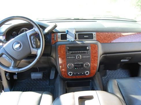 Used 2007 Chevrolet Silverado 1500 LTZ w/ Safety Package image 9