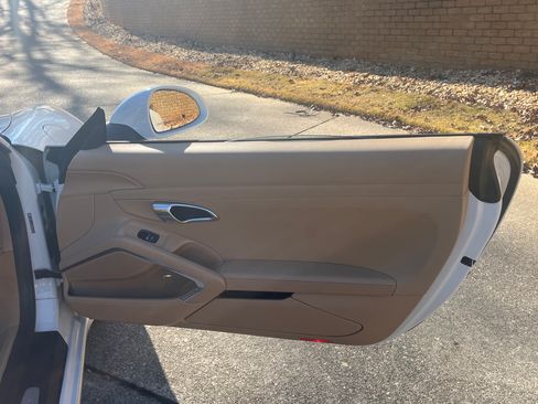 Used 2014 Porsche 911 Carrera image 17